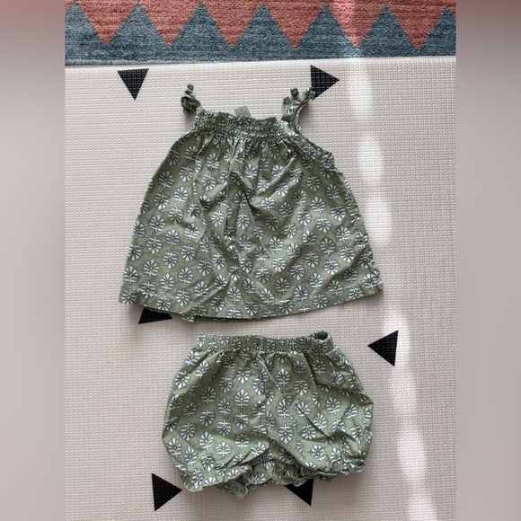Carter’s|Baby girl Olive Green Floral matching Set,tank & shorts•••cotton & boho - Picture 3 of 6